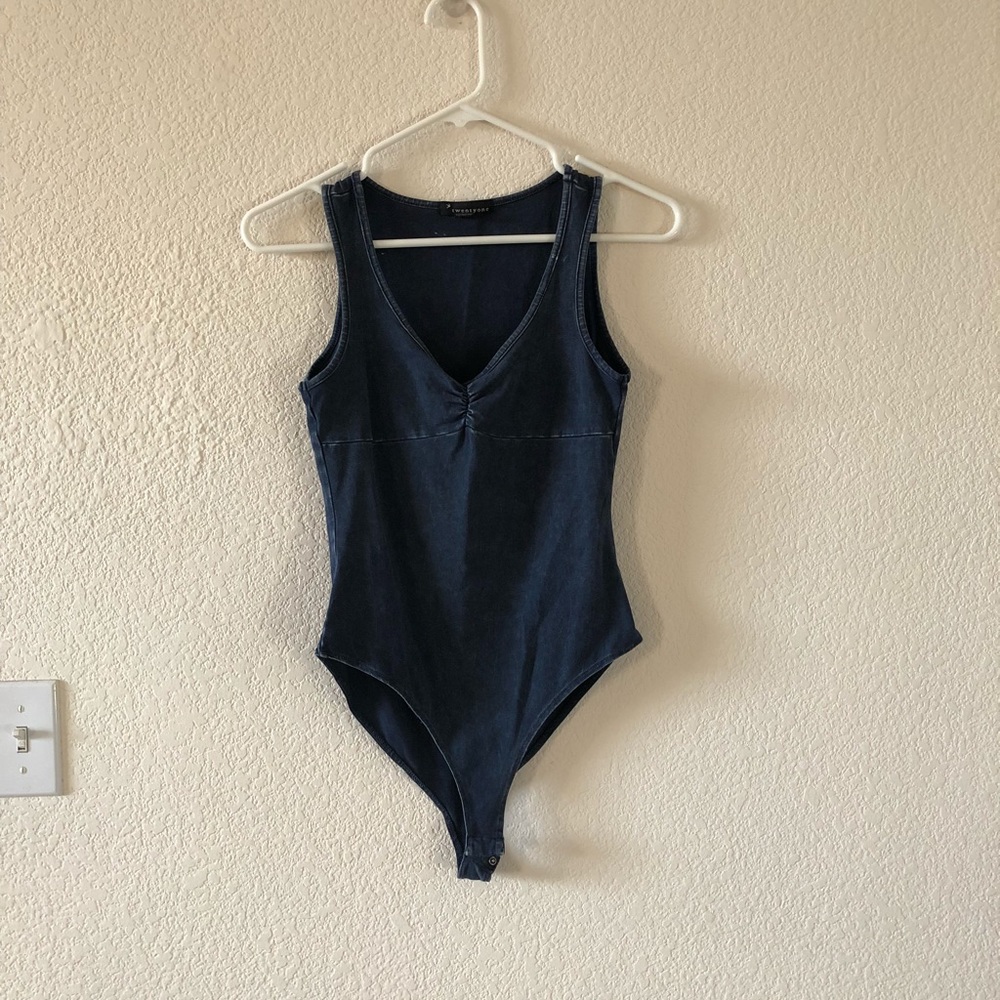 Forever 21 bodysuit.
